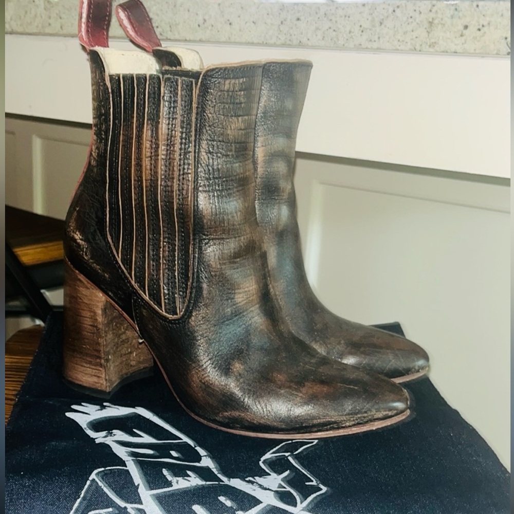 FREEBIRD Janelle size 9